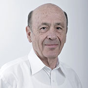 פרופ' עמנואל פלד מביה"ס לכימיה הוא חתן פרס ישראל בתחום חקר הכימיה והנדסה כימית