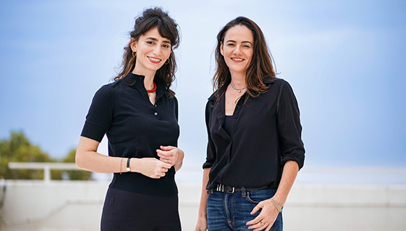 מימין: פרופ' אסיה רולס וד"ר תמר קורן