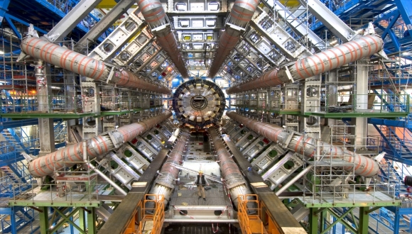 מהמפץ הגדול לחלקיק הקטן - במעבדת CERN 
