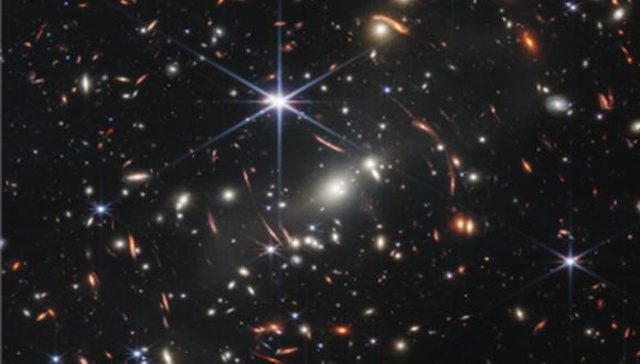 גלקסיות מוקדמות מתוך טלסקופ החלל ווב של נאסא (מתוך אתר נאסא)