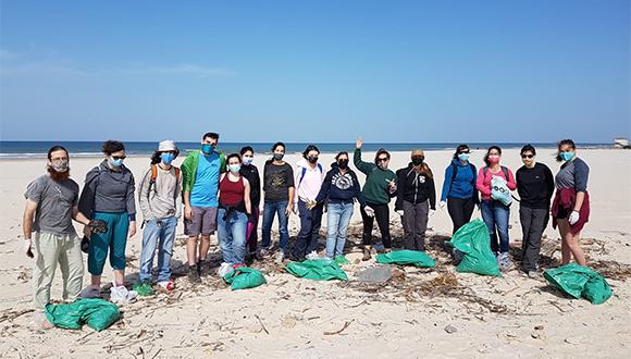 צוות בית הספר לזואולוגיה בחוף פולג. צילום: ד"ר סיגל שפר
