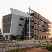 בניין בית הספר ללימודי הסביבה ע"ש פורטר בין 14 הבניינים הירוקים המובילים בעולם 
